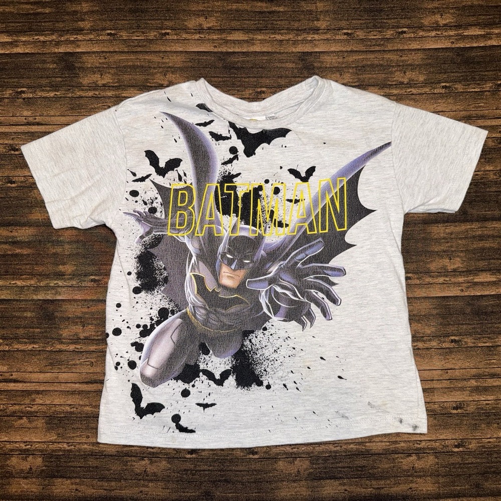 Batman Boys Graphic T Shirt Size 5-6 Years 116cm Gray Short Sleeve Kids Tee